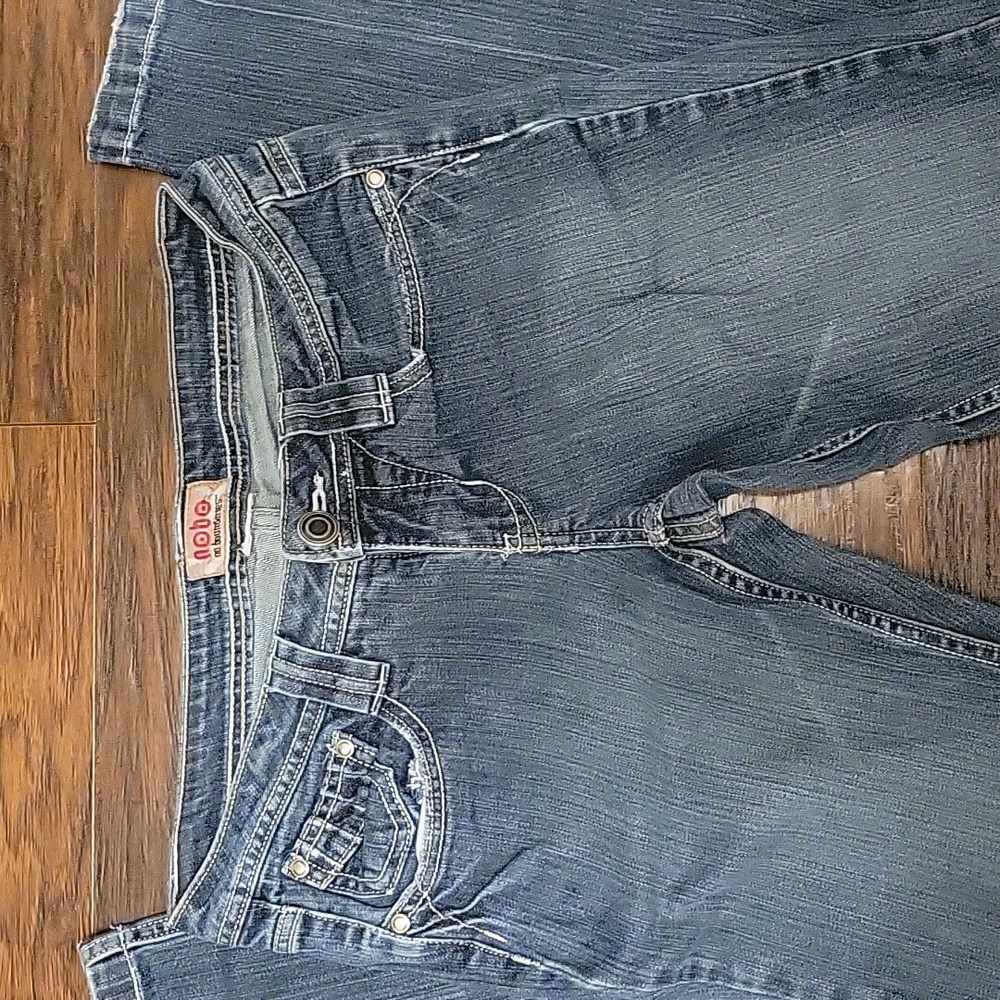 #25 Women's no boundaries jeans - Picture 2 of 8
